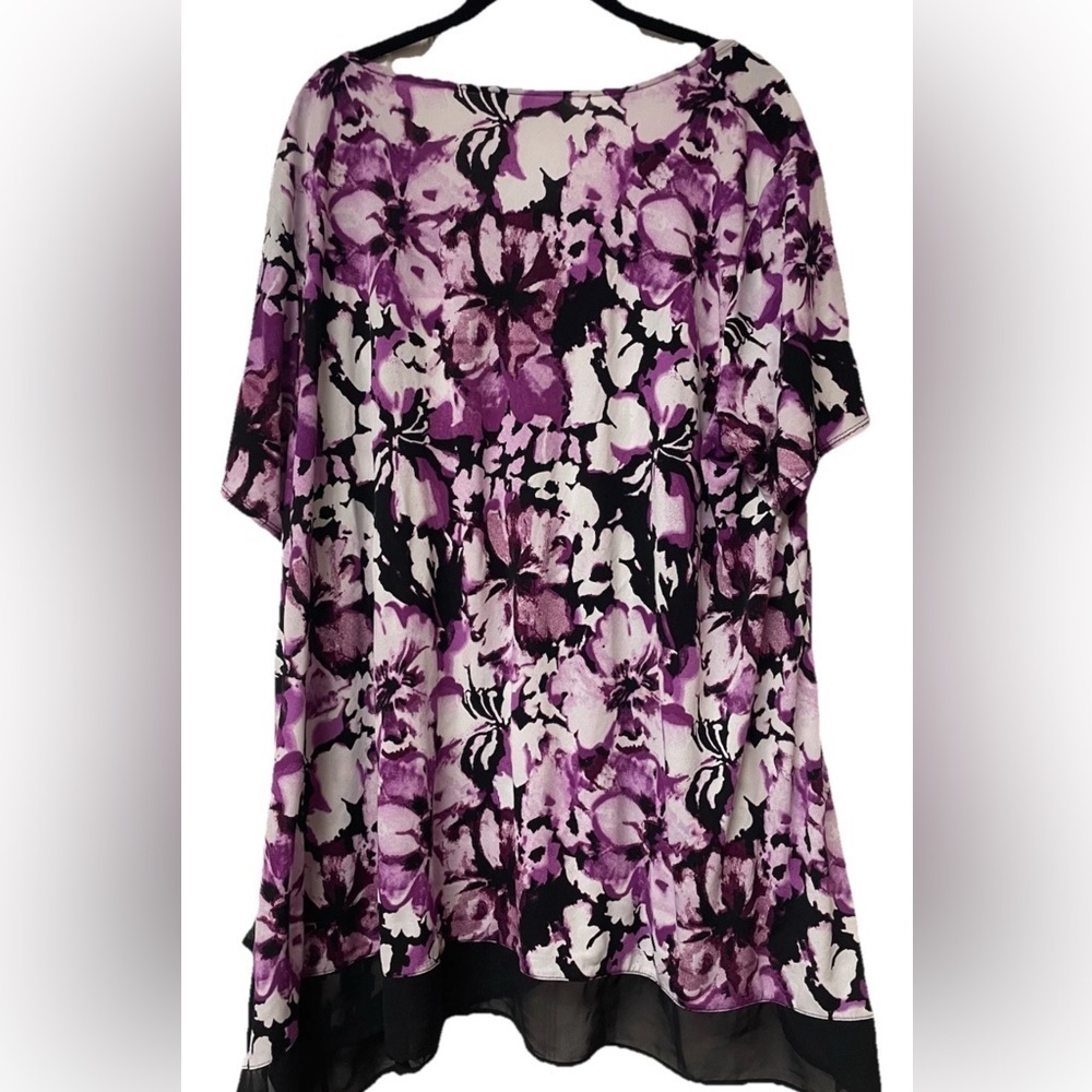 NWOT Cato Size 22W/24W Purple Black Floral Chiffon Hem Tunic Blouse Short Sleeve - Picture 3 of 7